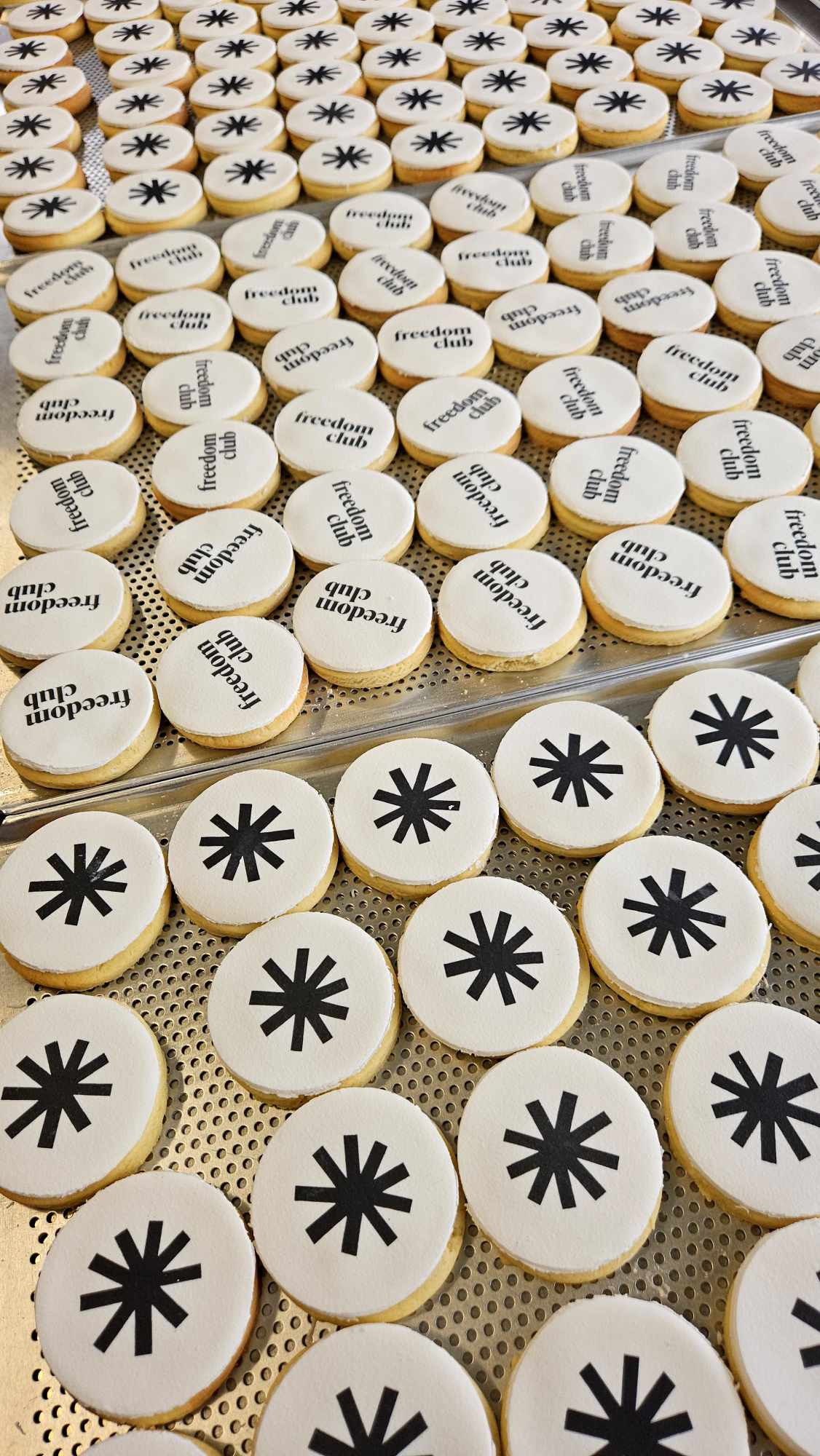 6cm Logo Cookies