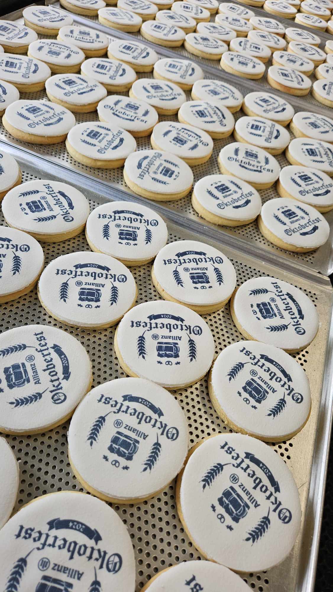 6cm Logo Cookies