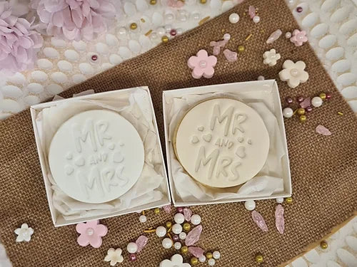 Individual Mr And Mrs Cookie Bonbonniere