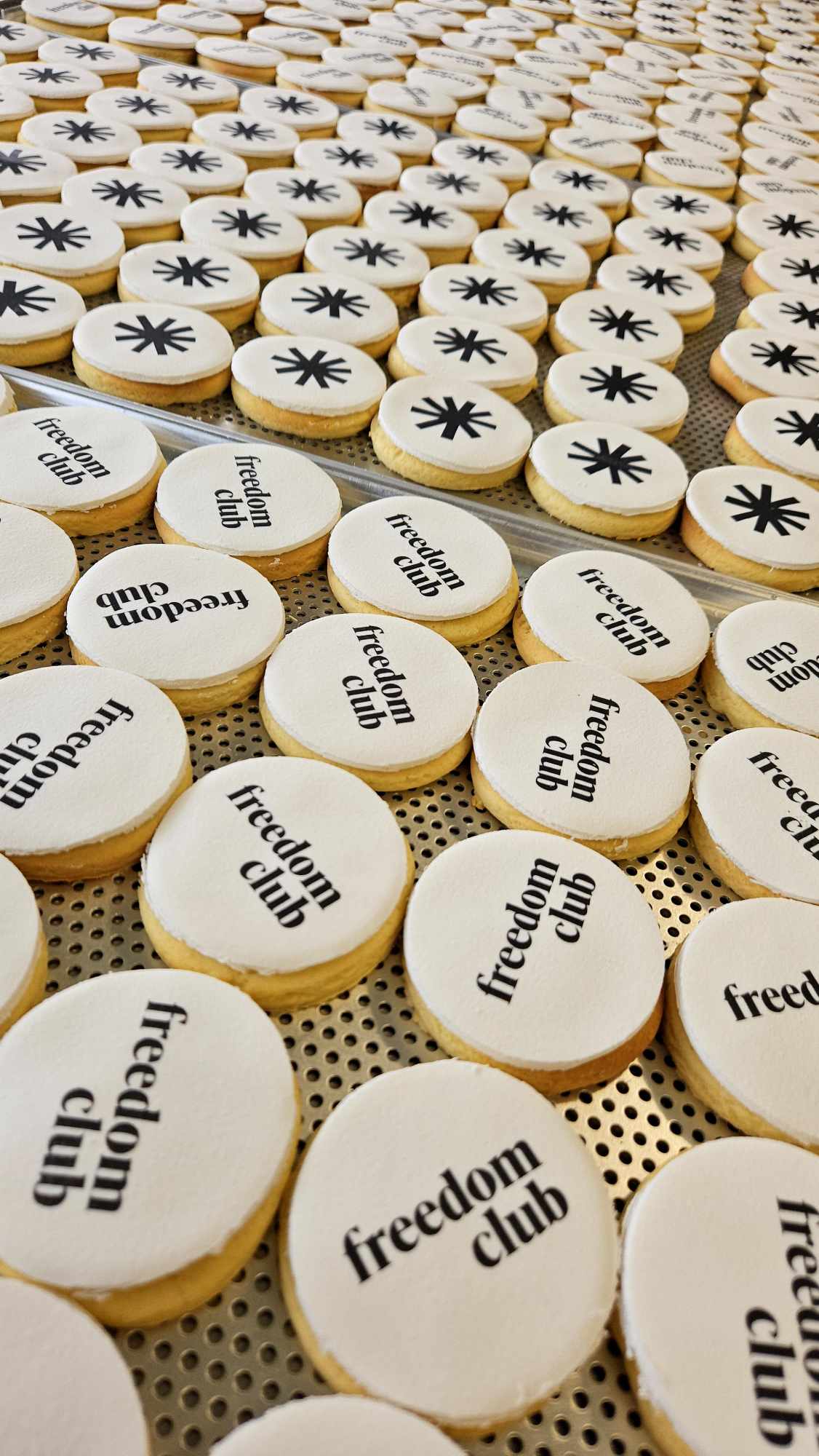 6cm Logo Cookies