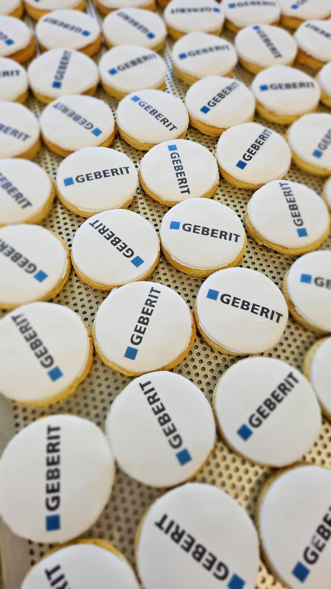 6cm Logo Cookies