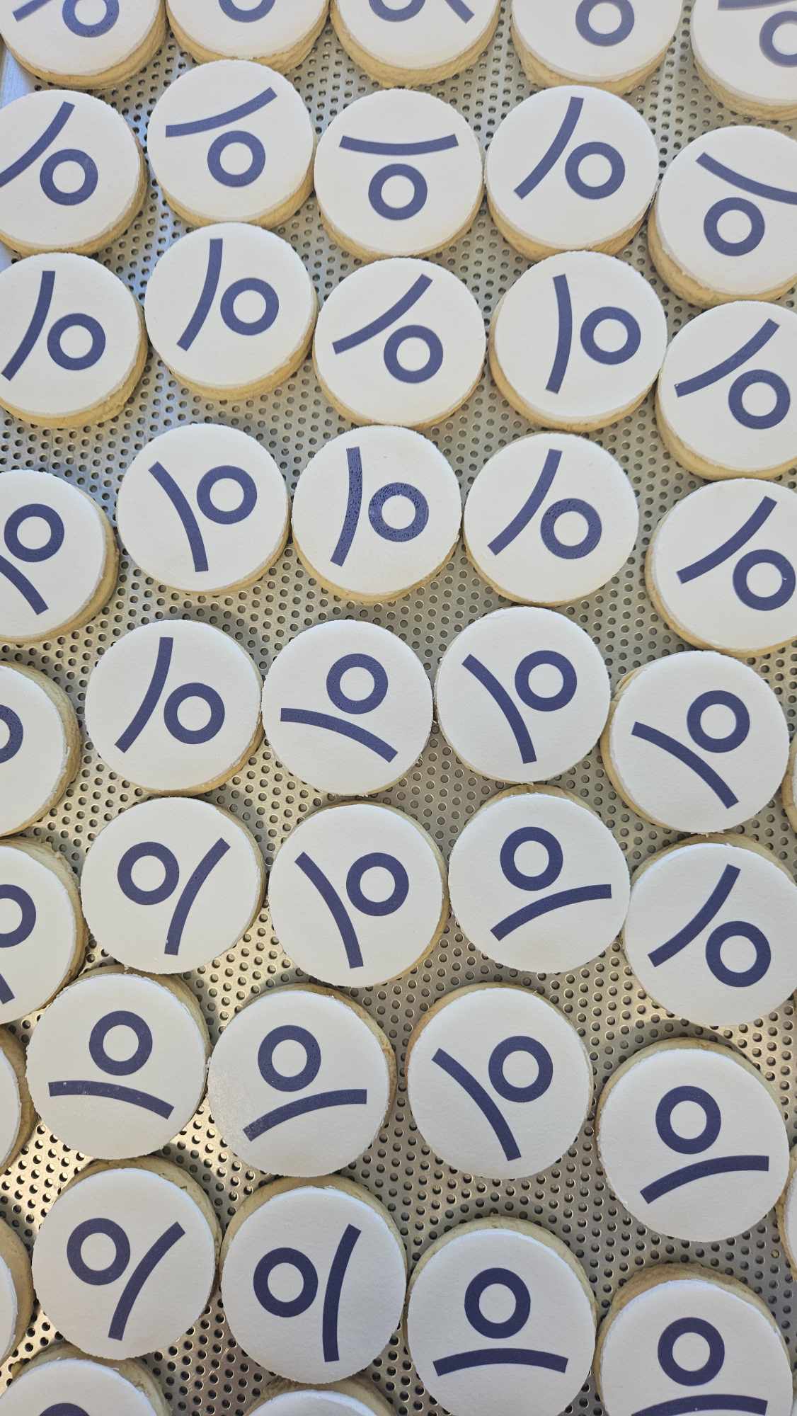 6cm Logo Cookies